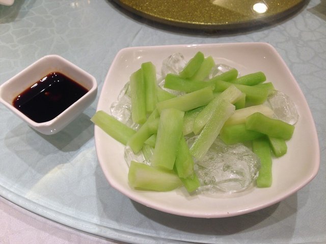 凉拌芦笋