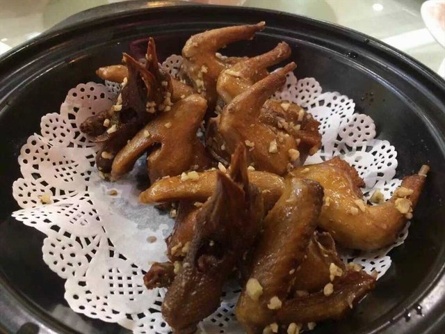 沙姜乳鸽