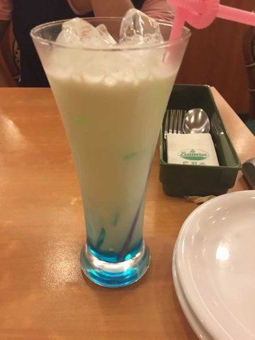 蓝色鸡尾酒
