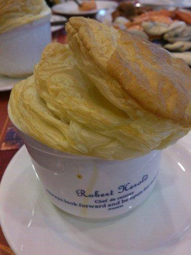 酥皮焗海鲜汤