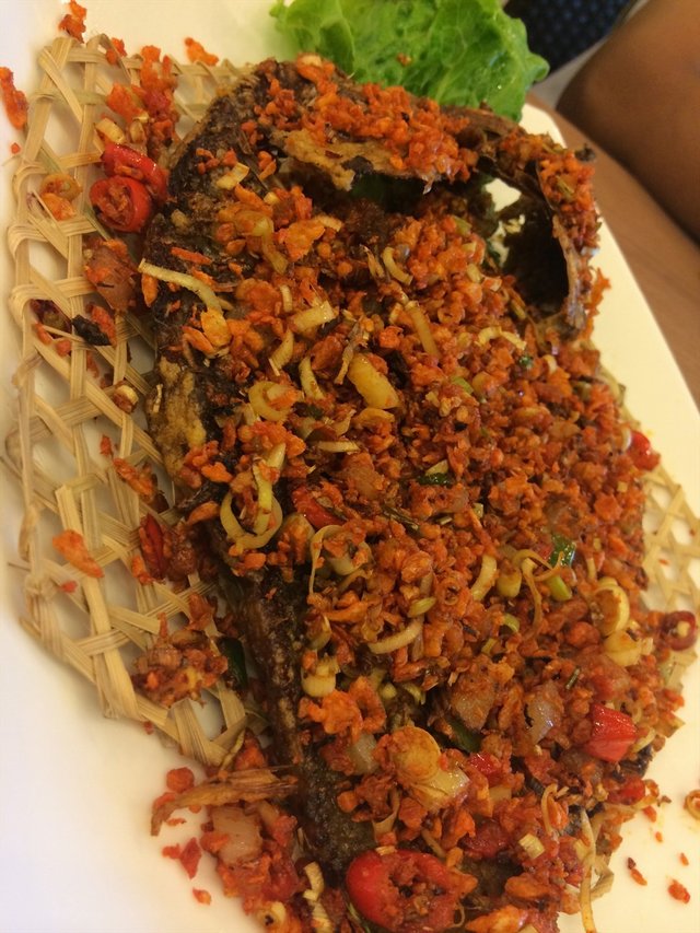香茅草烧鲈鱼