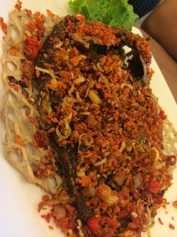 香茅草烧鲈鱼