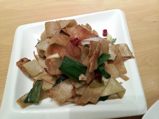 腊肉大蒜炒豆丝