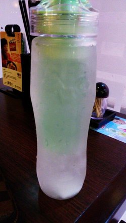 这个饮品味道很淡，主要瓶子还不错～
