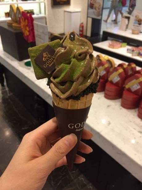 巧克力软冰淇淋