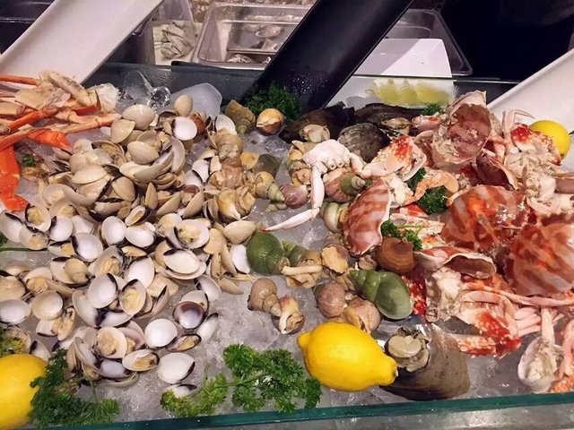 自助晚餐
