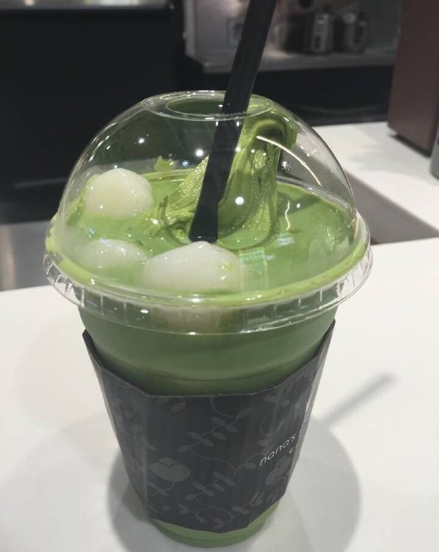 抹茶雪顶白玉拿铁