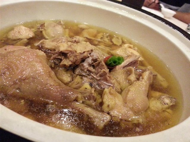 松茸炖柴鸡
