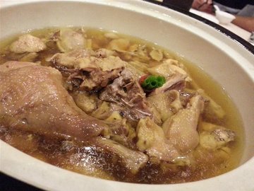 松茸炖柴鸡