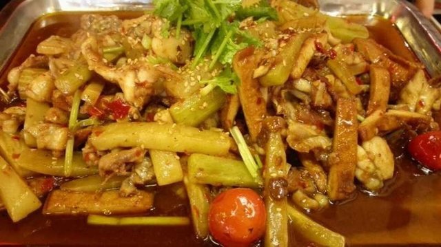 酸辣牛蛙