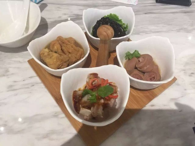 冷菜四小碟