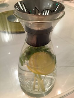 柠檬薄荷水