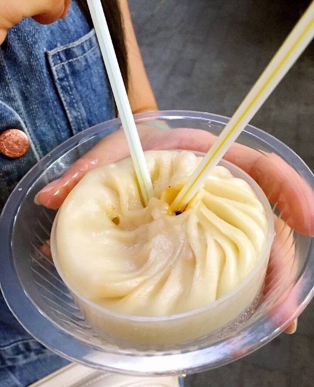 蟹黄灌汤包