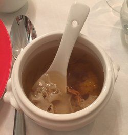 绣球菌素菜炖汤