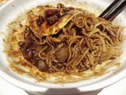 海鲜炸酱面
