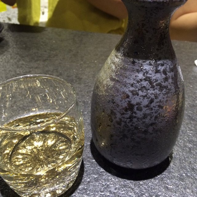 自酿梅子酒