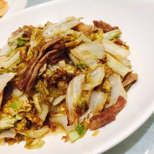 拆骨肉炒洋白菜