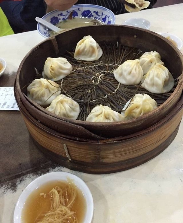 蟹粉鲜肉汤包