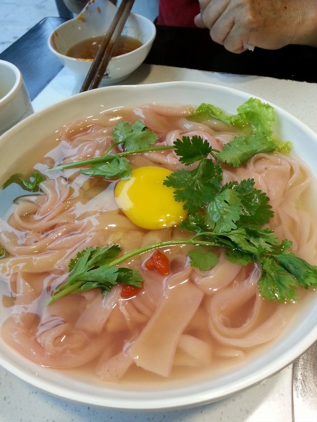 生抠鹅肠