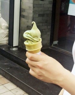 抹茶冰淇淋