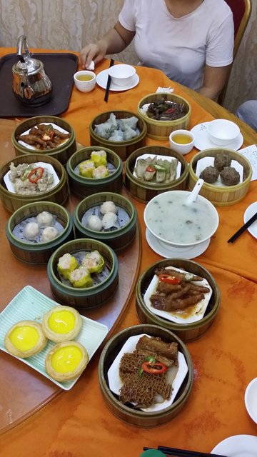 虾饺排骨凤爪