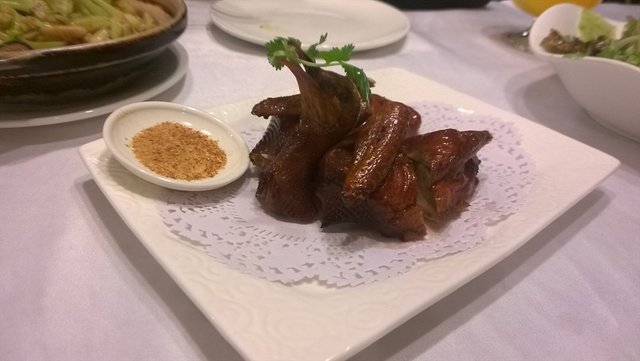 脆皮乳鸽
