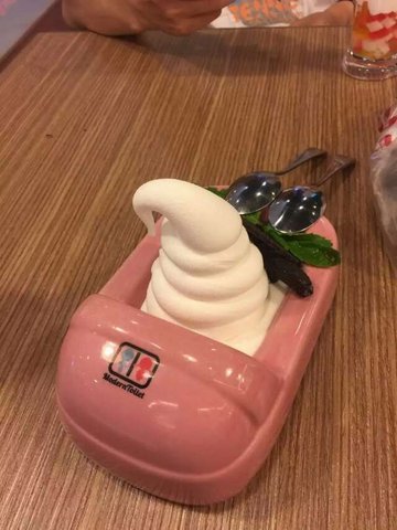 冰淇淋