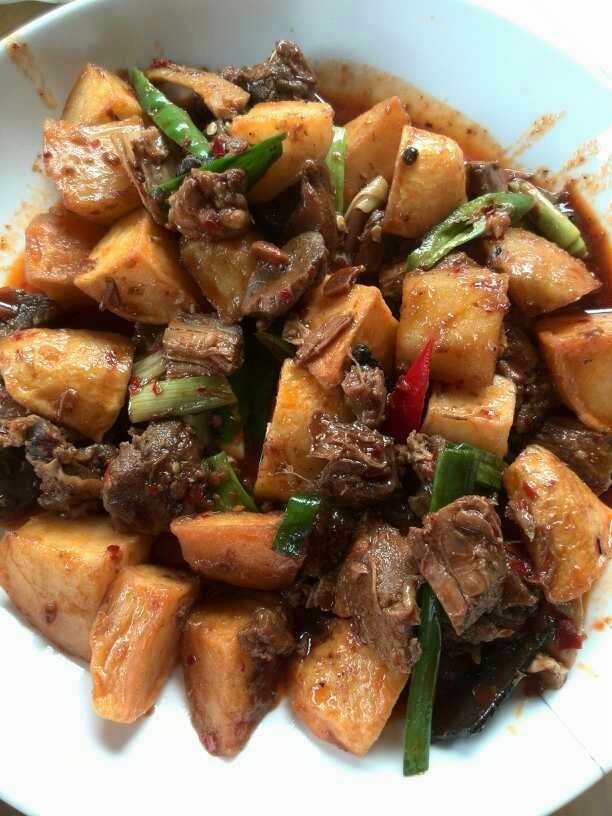 土豆焖鸭