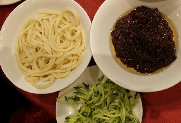 肉丁炸酱面