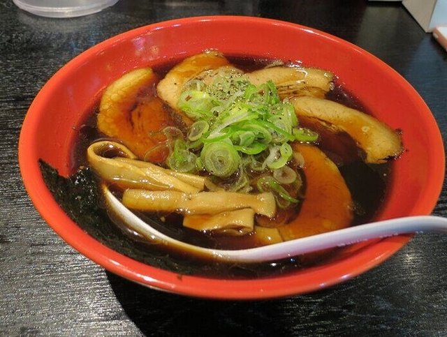 豕肉拉面