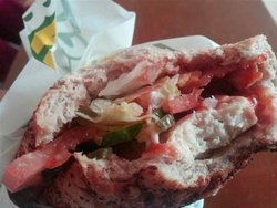 蜂蜜燕麦搭配烤鸡肉三明治