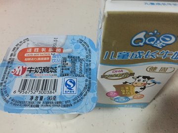 蒙牛QQ星酸奶
