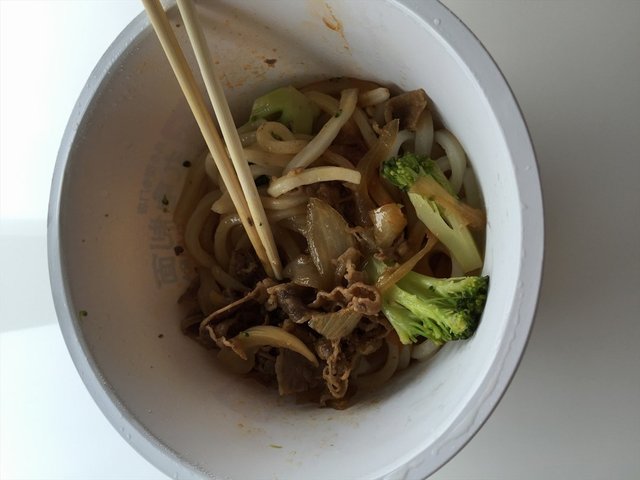 牛肉麻酱拌乌冬面  9元