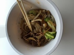 牛肉麻酱拌乌冬面  9元