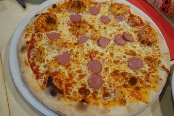 肉肠披萨