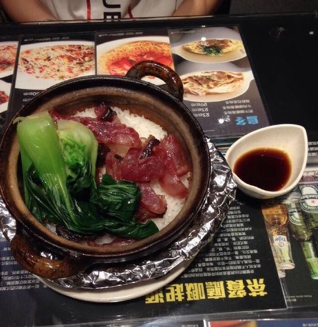 腊味煲仔饭