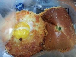 蛋黄面包