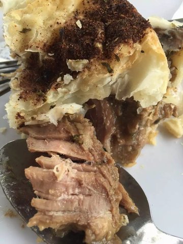 酥皮黄油烤肉堡