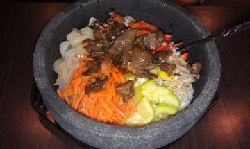 牛肉石锅拌饭