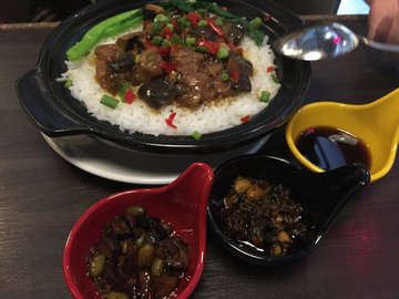 煲仔饭