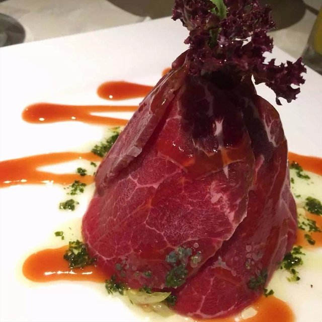 薄生牛肉沙拉