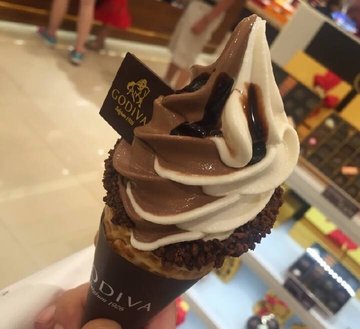 黑白软巧克力冰激凌