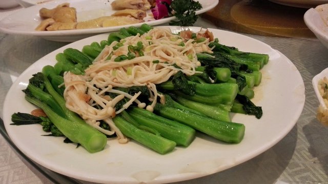 金针菇扒菜心