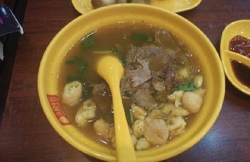 油豆腐牛肉粉丝汤