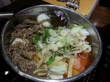 肥牛年糕火锅