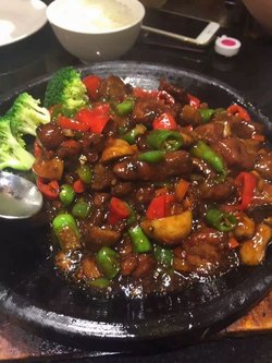 石锅蘑菇牛肉粒