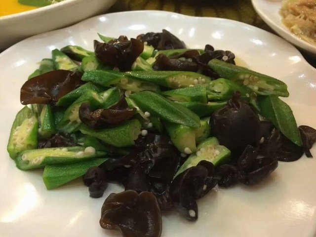木耳秋葵