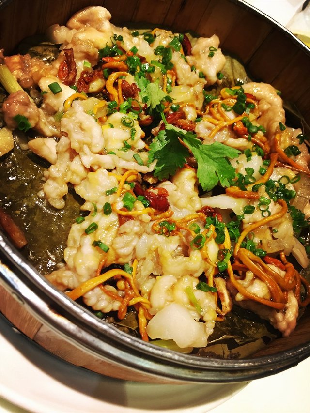 红枣枸杞子蒸鳄鱼肉