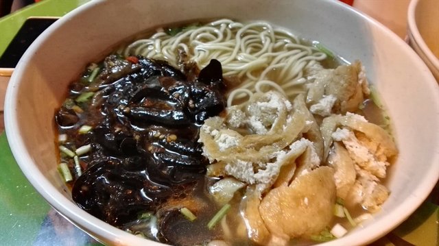 剁椒木耳肉丝面