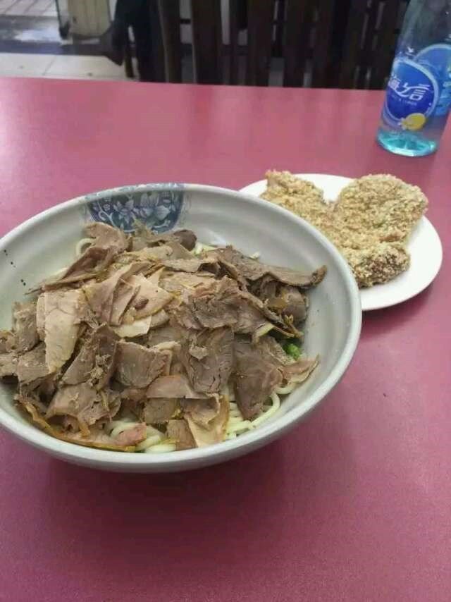 牛肉拌面